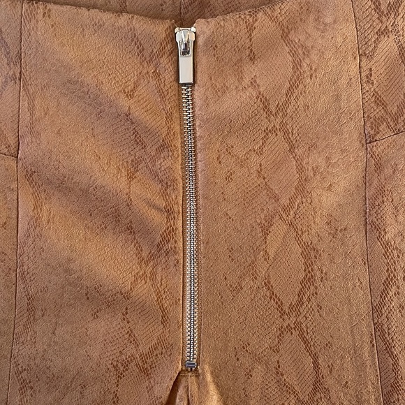 NWT Good American The Boss Pants Snakeskin Print Skinny Pants Size 3/L. - Picture 3 of 11